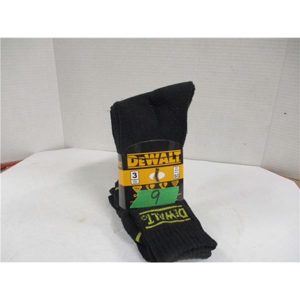 NEW:  DEWALT SOCKS (SIZE 10 - 13) - 3 PAIR