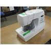 Image 2 : SINGER SEWING MACHINE