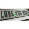 Image 1 : "I LOVE YOU" SIGN