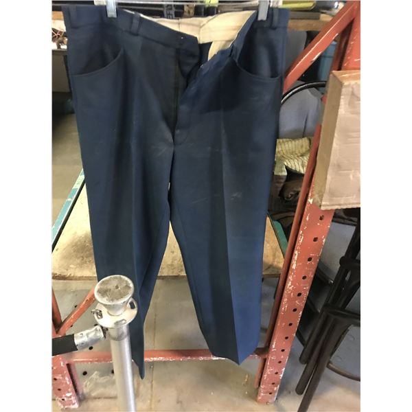 MEN'S PANTS (SIZE 36 X 30)