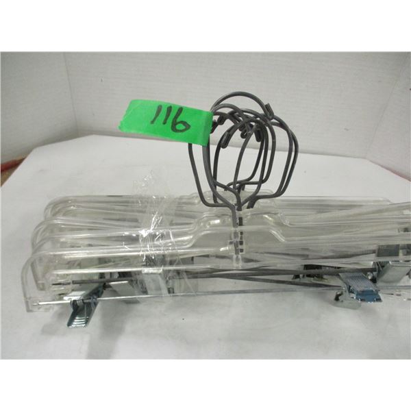 BUNDLE OF CLIP HANGERS
