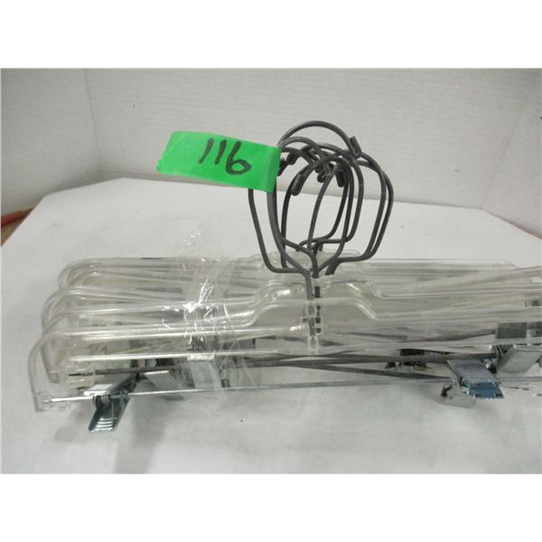 BUNDLE OF CLIP HANGERS