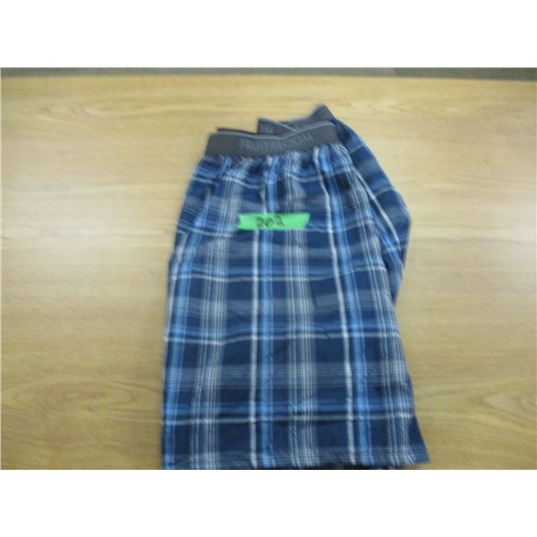 NEW:  FRUIT OF THE LOOM BOXER SHORTS (SIZE 2XL)