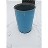 Image 1 : ESTATE:  BLUE PLASTIC BARREL