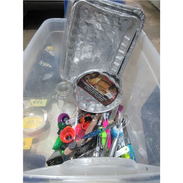 TOTE C/W UTENSILS, FOIL PANS, ETC