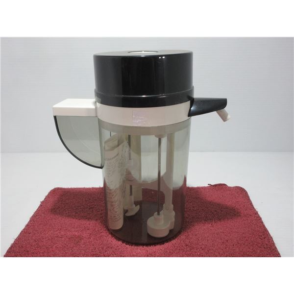 ESTATE:  AUTOMATIC MIXER/POURER