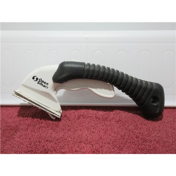 ESTATE:  OPEN SMART PLASTIC CLAM SHELL OPENER
