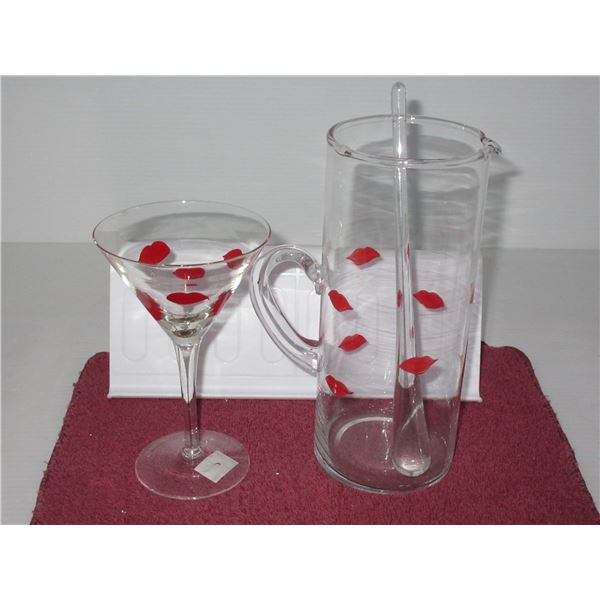 ESTATE:  LIP MOTIF MARTINI SET