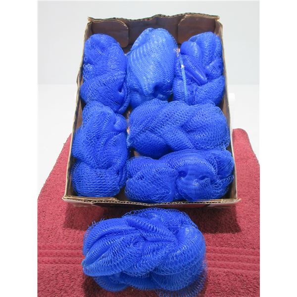 ESTATE/NEW:  BOX C/W 7 BATH SPONGES