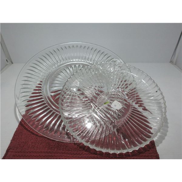 ESTATE:  2 GLASS SERVING PLATES