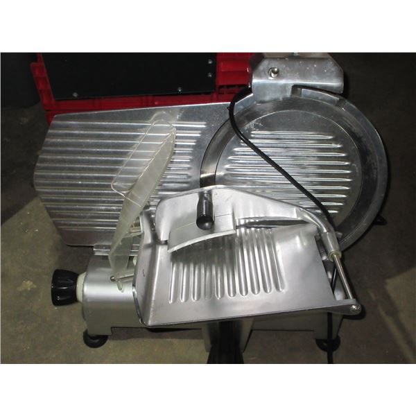 COMMERCIAL MEAT SLICER