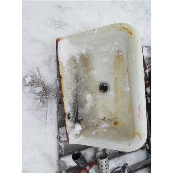 COLLECTABLE ENAMEL SINK, TIGER TORCH, WELDING HELMET, ETC