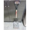 Image 2 : SQUARE GARDEN SHOVEL