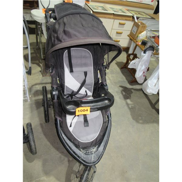 GRACO FOLDING STROLLER