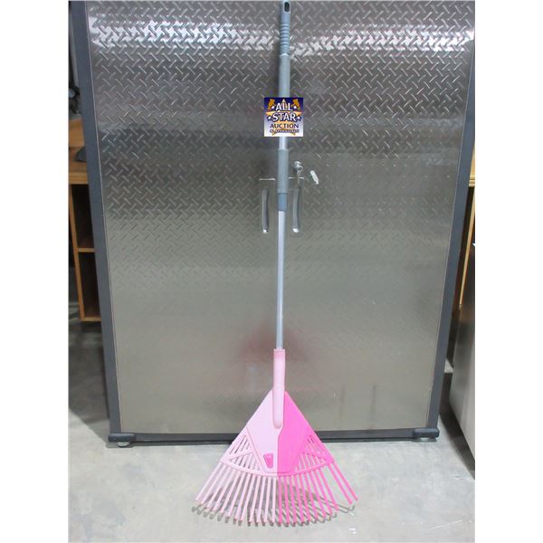 PLASTIC LEAF RAKE