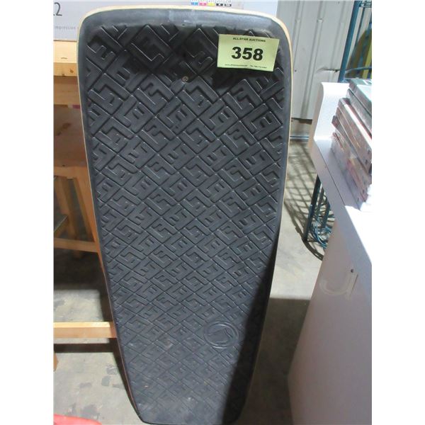 SNOWBOARD