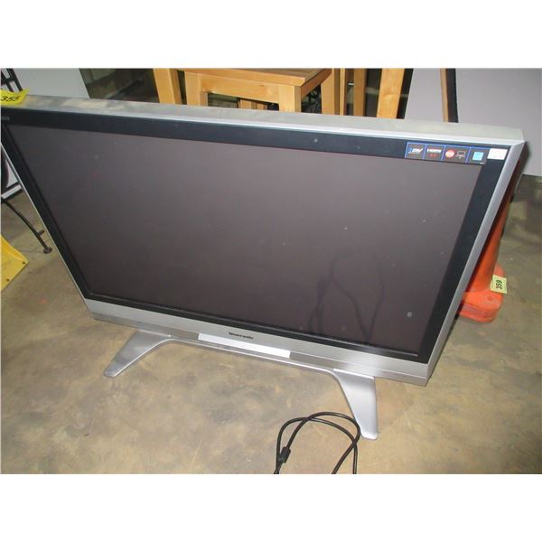 PANASONIC TV (APPROX. 42")