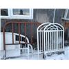 Image 3 : ESTATE:  5 METAL HEADBOARDS & FOOTBOARDS