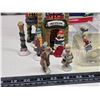 Image 2 : Zeller's Christmas village 8pc set - in box