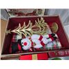 Image 7 : Large Christmas décor bundle - Boxes, bags, tree ornaments, snow globe, etc.