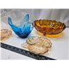 Image 2 : 5 Decorative glass bowls/serving dishes