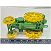 Image 4 : John Deere die cast, steel wheel model tractor - ERTL