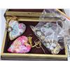 Image 9 : Collection of costume jewelry, jewelry boxes and coin/card purses