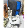 Image 11 : Large collection of treasures - Knives, figurines, tea lights, plates, toddler ice skates, binders, 