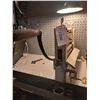 Image 3 : V INTAGE HAND CRANK WASH RINGER