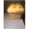 Image 3 : LEGO BOX WITH LEGO/MEGA BLOCS