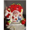 Image 3 : Vintage 1980 Strawberry Shortcake Lighted Ceramic S" Christmas House