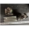 Image 2 : 2 Hydraulic Jacks.