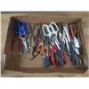 Image 5 : scissors+ assorted hardware