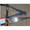 Image 3 : bolt cutters and carpenter saw
