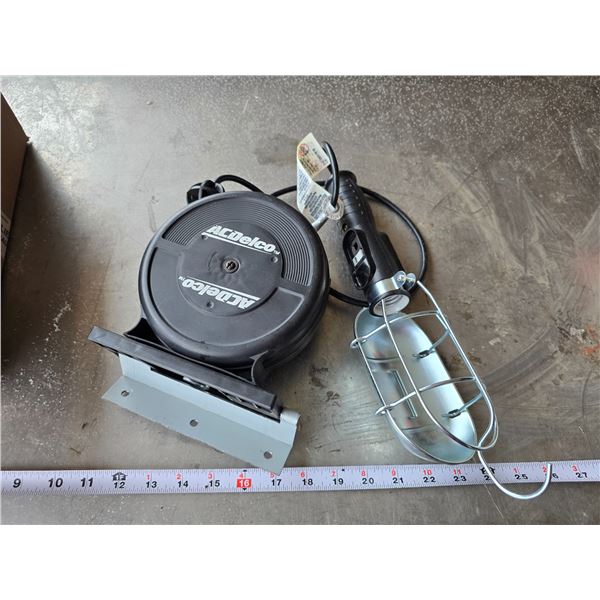 Retractable trouble light - like new