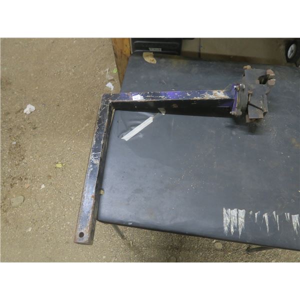 hitch mounted bench vice