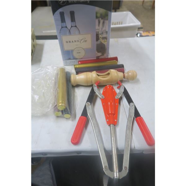 box of wine supplies