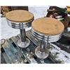 Image 1 : 2 Vintage stools