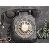Image 5 : 4 Vintage rotary telephones