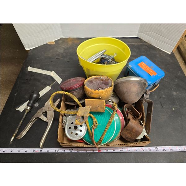 Bundle of assorted hardware