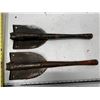 Image 1 : 2 army shovels