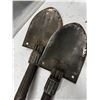 Image 4 : 2 army shovels