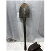 Image 5 : 2 army shovels