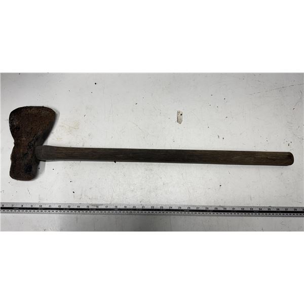 Heavy Duty Splitting Maul .