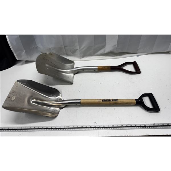 Lot of 2 Shovels