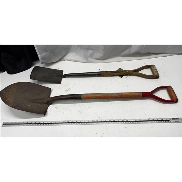 Lot of 2 Shovels