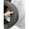 Image 7 : Goodyear P215/50R17 tire