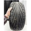 Image 8 : Goodyear P215/50R17 tire