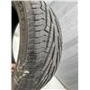 Image 9 : Goodyear P215/50R17 tire