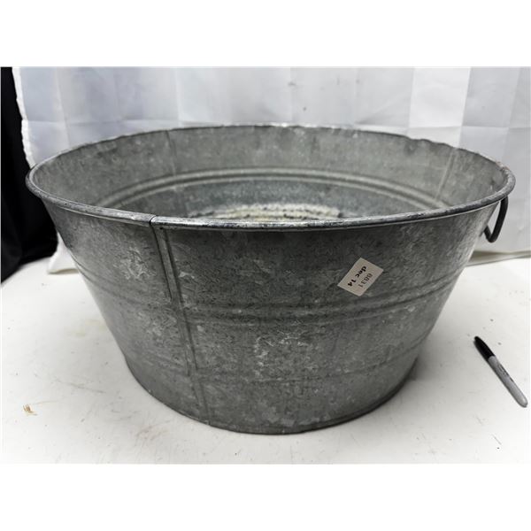 Vintage Galvanized Tub.